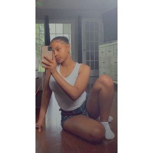 Meet your Posher, Ziaa